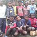 Quelques enfants participant aux activités