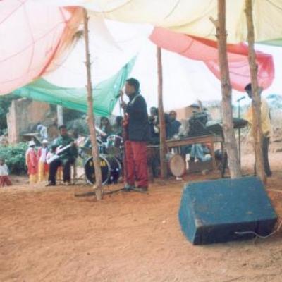 Thierry Rabaraona (basse)/Arnaud (drums)/Jeremy Rabaraona (clavier)/Dady Rabaraona (guitare)