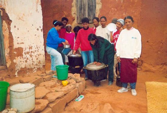 Les bénévoles à la cuisine