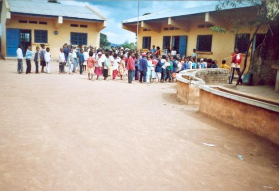 Rassemblement des enfants avant la fin de l'école