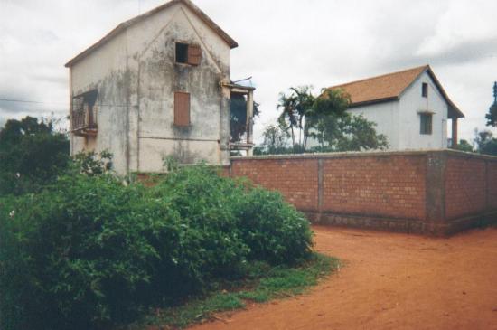 Maisons des Rakotoson et de Mme B