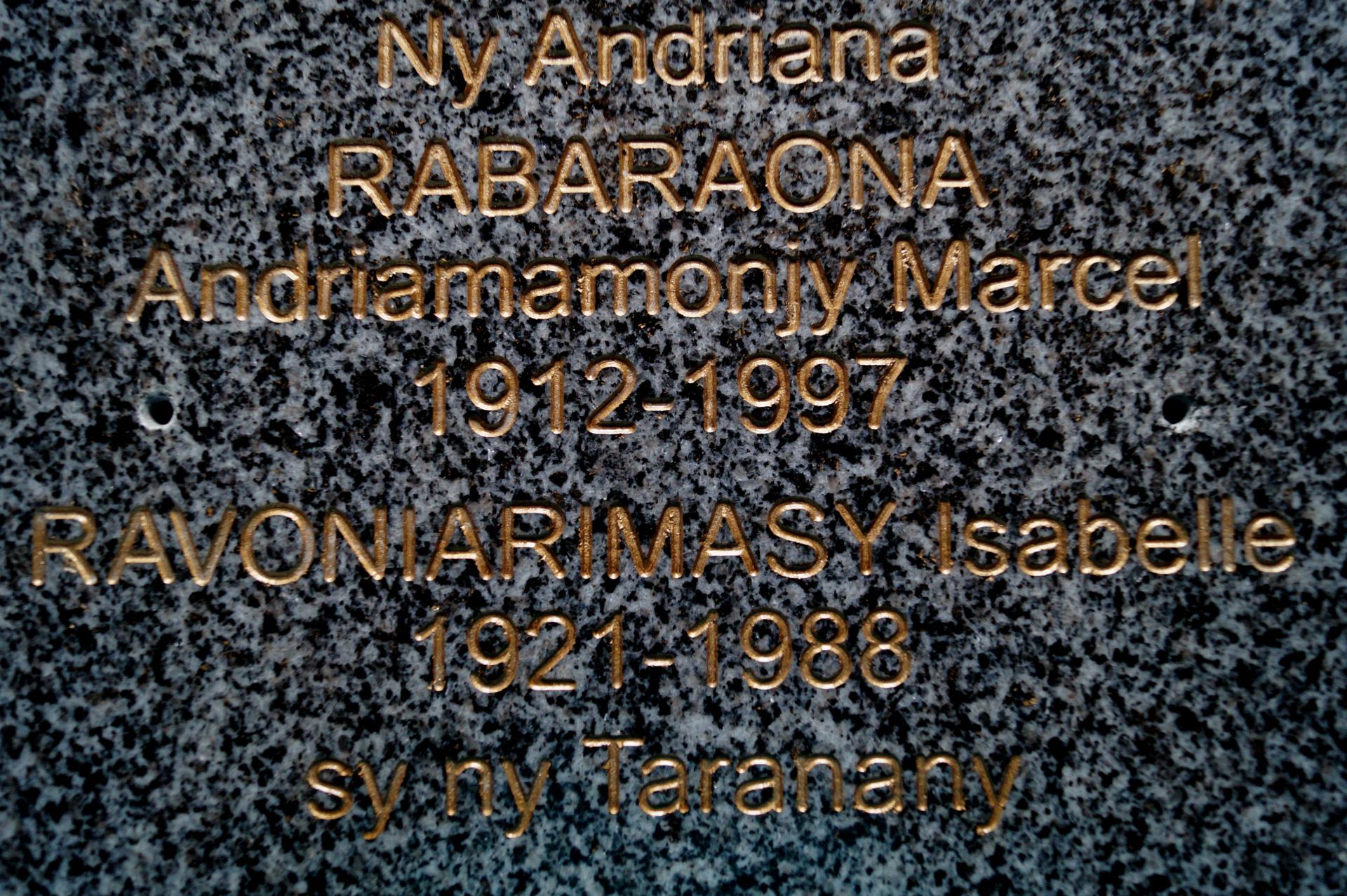 Tranovato plaque caveau 1